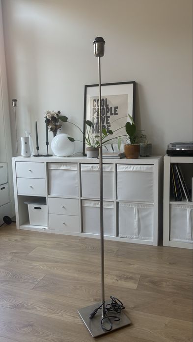 Candeeiro de pé extensivel