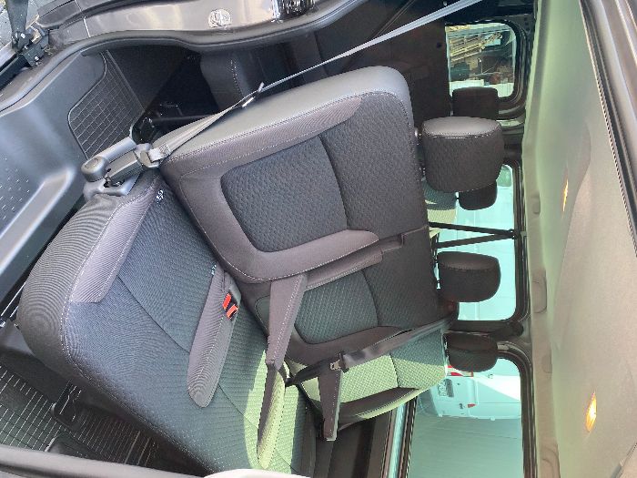 Wynajem Wypożyczanie Busa FIAT TALENTO LONG -9 osób