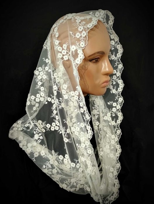 См.все фото Снуд кружевной гипюровый на крестины в храм церковь платок