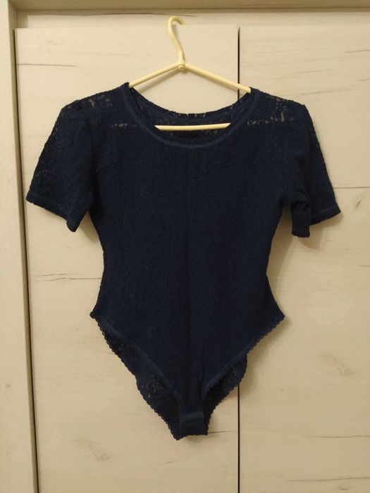 Damskie granatowe body