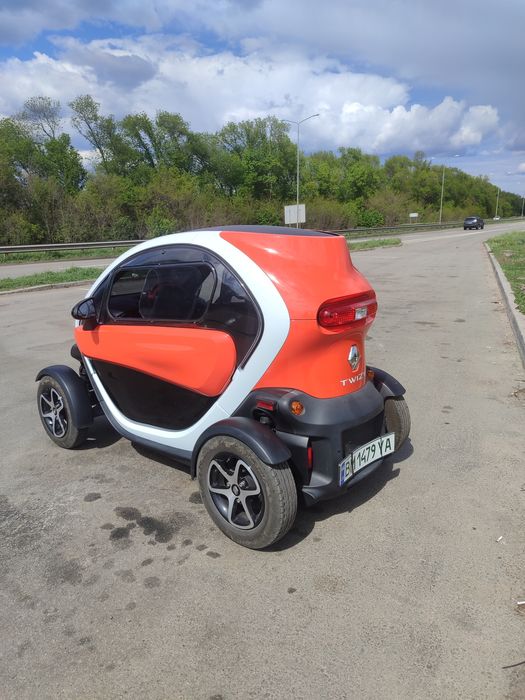 Рено.   .Твіззі..