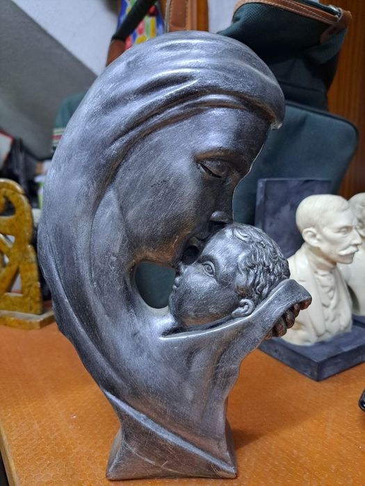 Estatuetas várias.