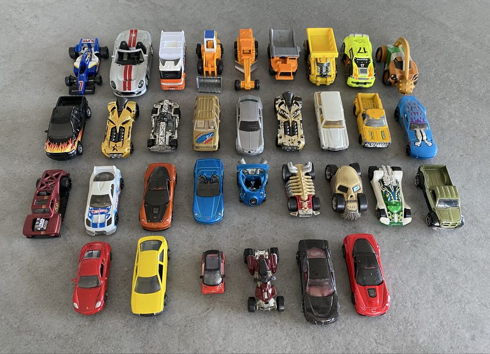 Машинки Hot Wheels Realtoy Disney