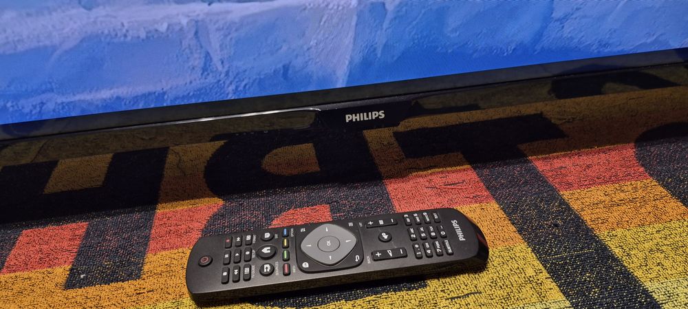 Telewizor Philips 43 FullHD, DVB-T2 HEVC  + oryginalny pilot  - opis !