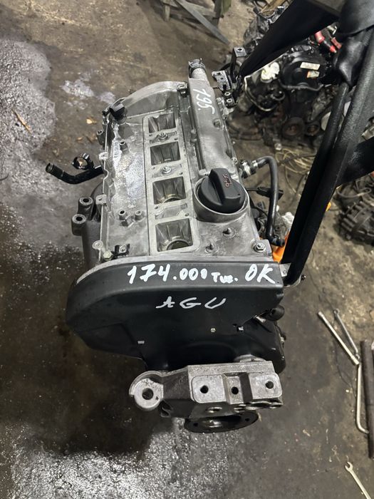 Мотор двигун 1.8 т шкода тур гольф 4  AGU