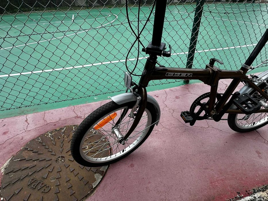 Bicicleta dobrável 20″ com porta‑bagagens e guarda‑lamas