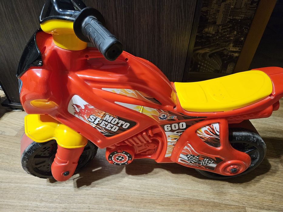 Дитячий толокар /мотоцикол