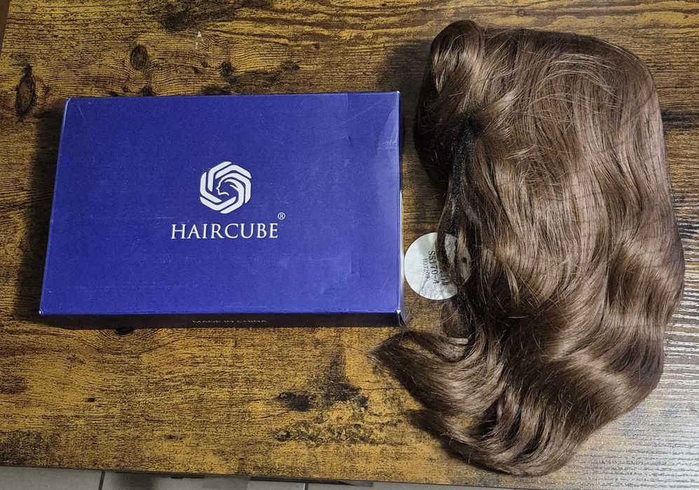 Peruka damska brązowa z grzywką HAIRCUBE