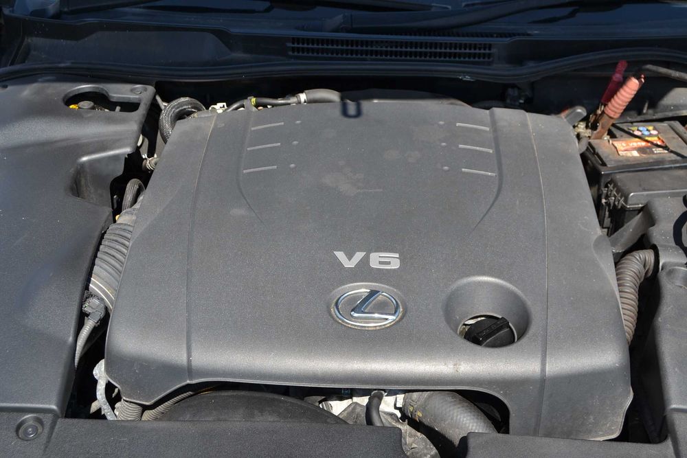 Lexus is 250 na części różne kolory