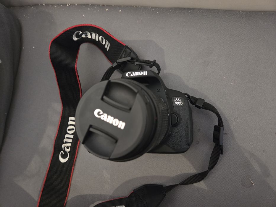 Camara fotográfica  Cannon 700D