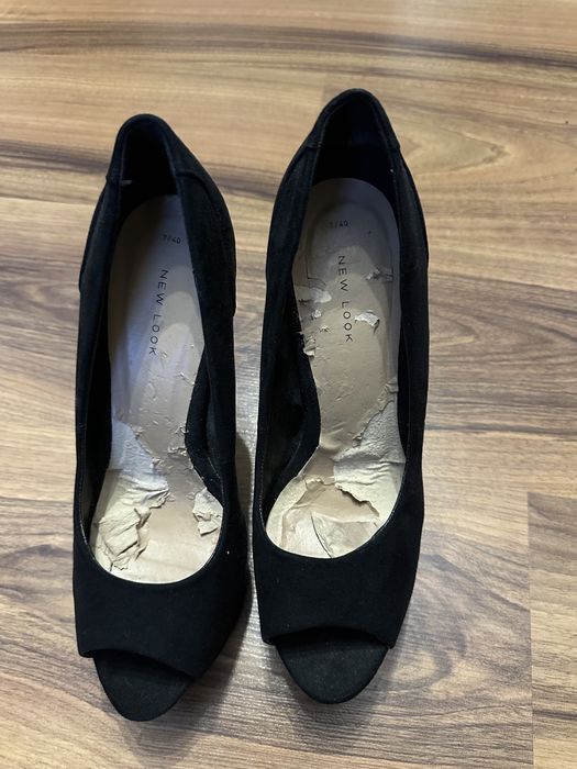 Czarne szpilki w rozmiarze 40 platforma