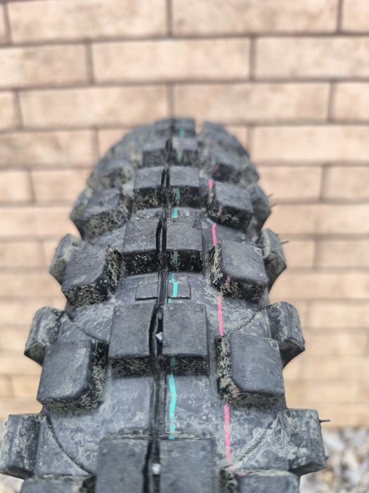 Продам мотошину 90/100-21