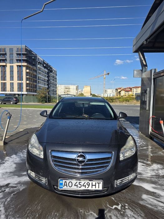 Машина Opel insignia 2.0 tdi, 2011