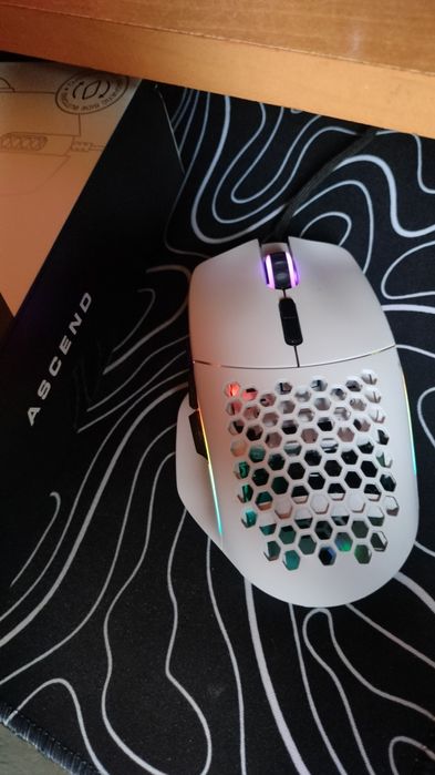 Mysz glorius model I biała mate