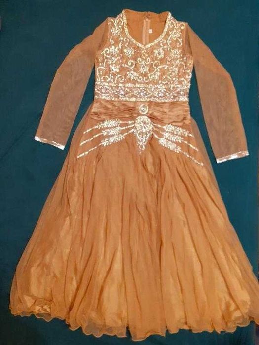 Индийское платье сари с камешками