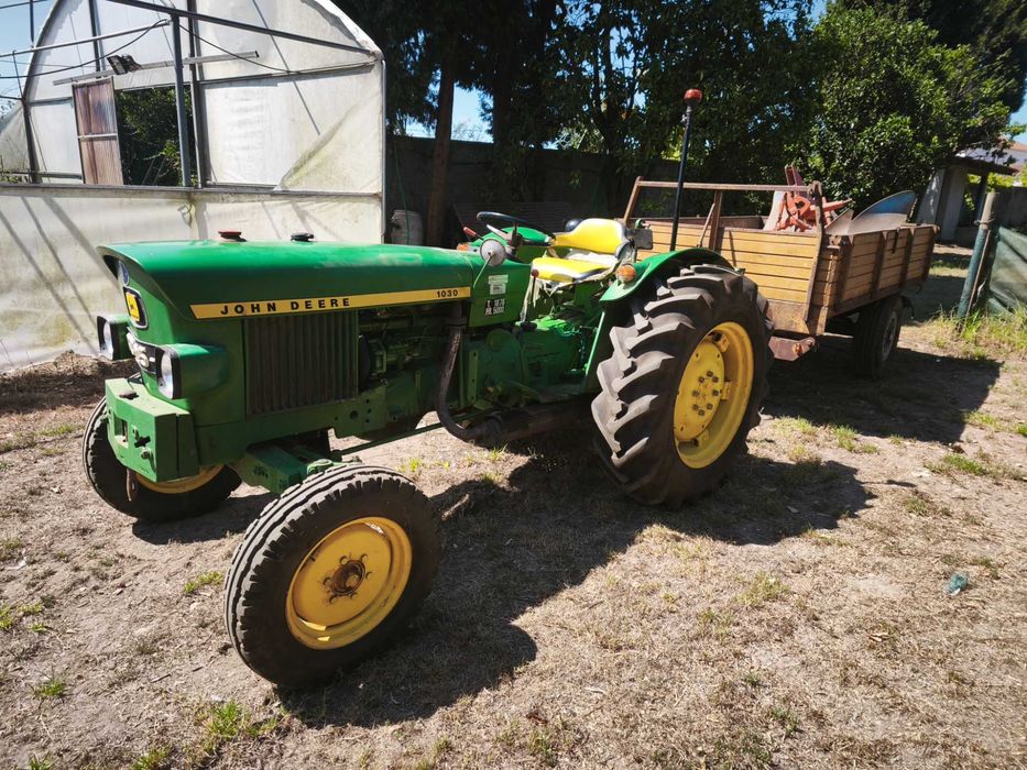 Tractor John Deere + atrelado+ charrua