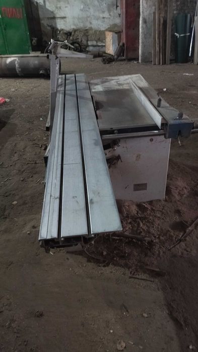 Форматно-розкрійний верстат Yuton MJ6130XB