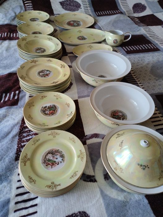 Столовый сервиз Гдр . Мадонна.