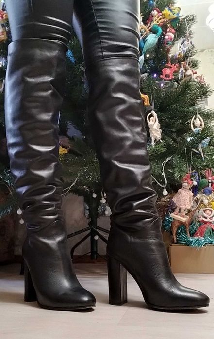 Сапоги-трубы на каблуках