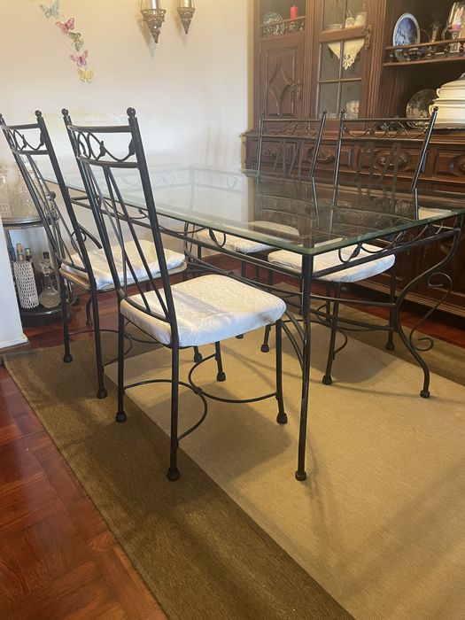 Mesa em Ferro com 6 cadeiras