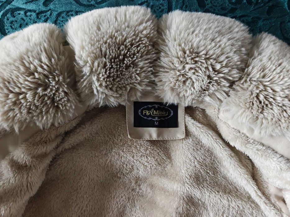 Piękny Płaszcz Futro Płaszczyk z futrem roz. S-M