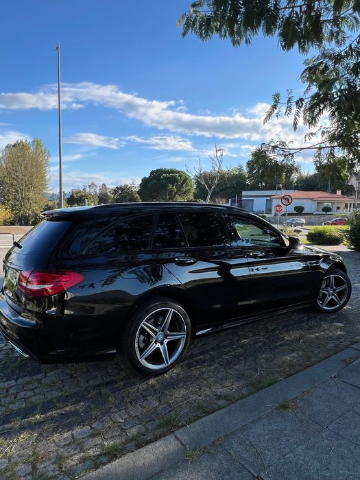 Mercedes C AMG- com teto duplo de abrir