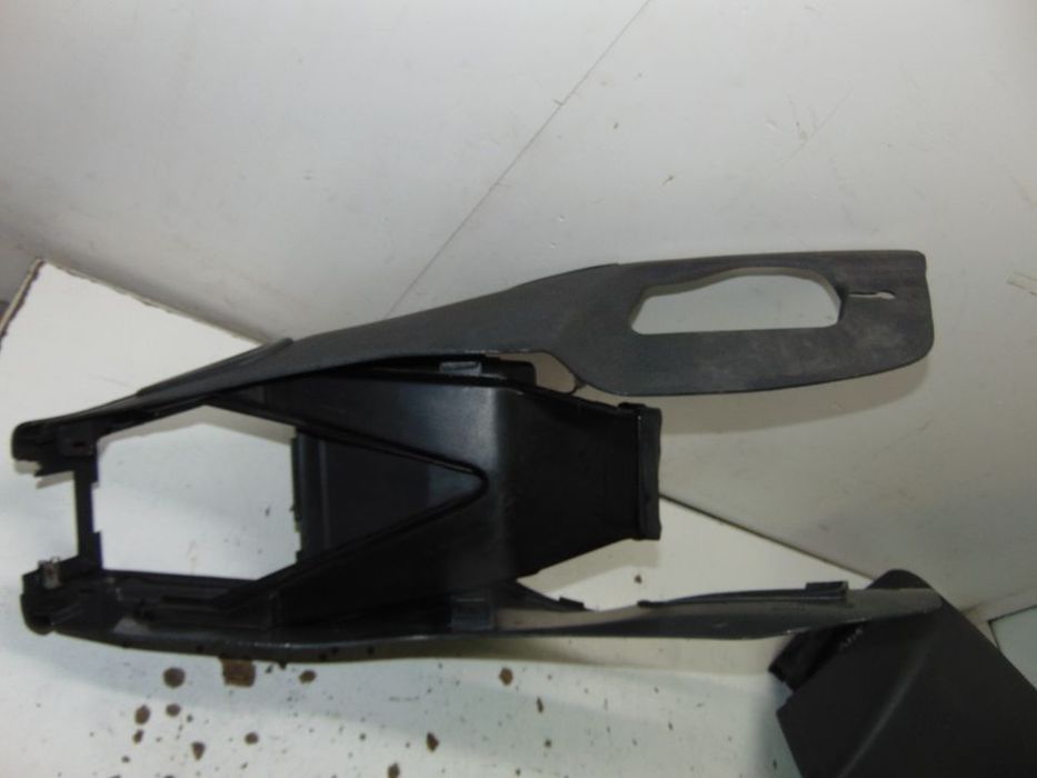 Peugeot 305 consola central/porta luvas