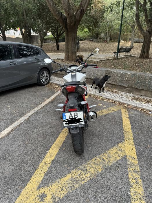 Mota bn 125km Benelli