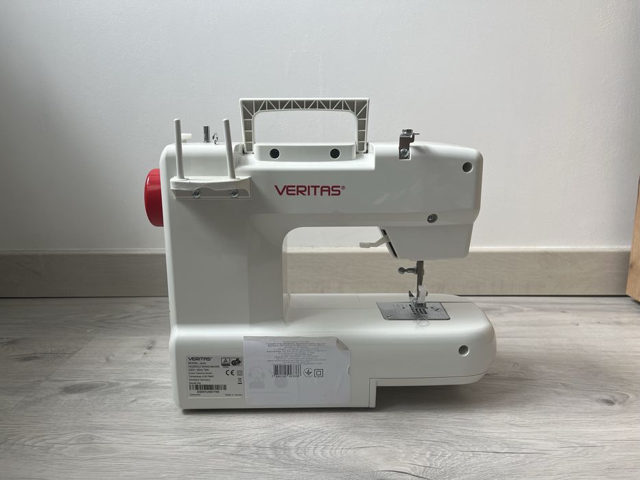 Електромеханічна швейна машишка Veritas Janis