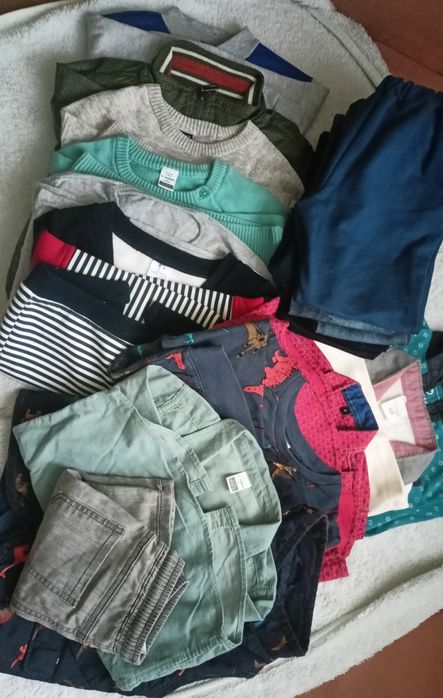 Пакет речей (98-104)кофти, джинси,речі в садок