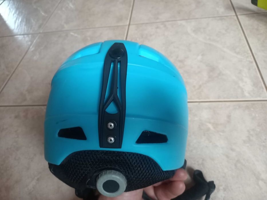 Sprzedam zestaw dla dziecka narty, kijki oraz buty i kask- ok 7-8 lat