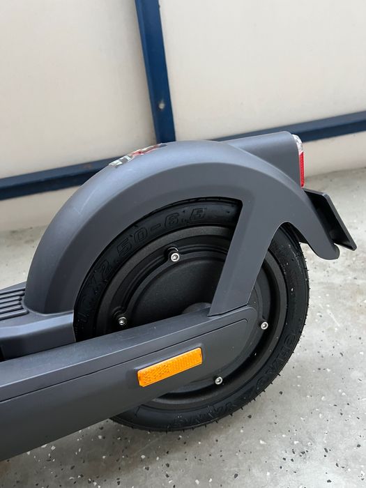 Hulajnoga elektryczna ODYS NEO E100 E-Scooter 10"  niemiecki producent