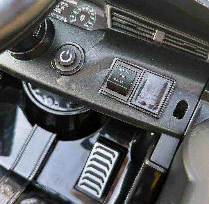 Дитячий Електромобіль Audi SQ8 Чорний на радіокеруванні