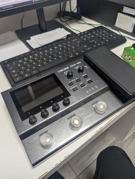 Pedaleira Boss Gx-10