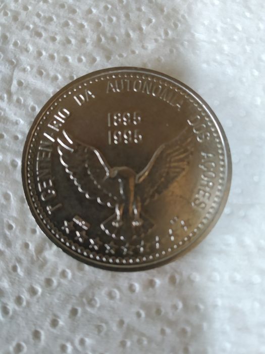 Moeda de 100 escudos centenário da autonomia dos Açores