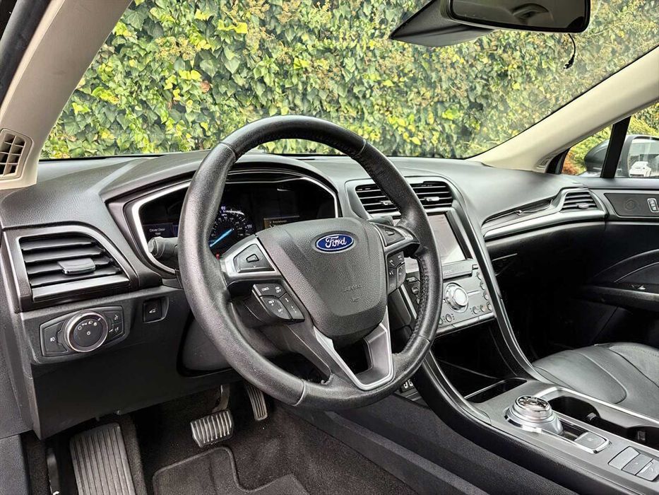 Ford Fusion Energi Titanium      2019