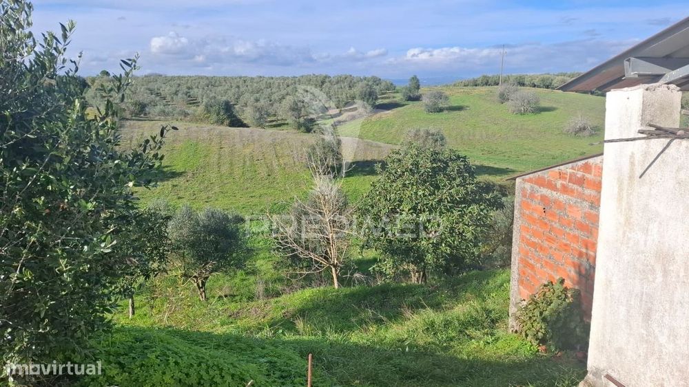 Moradia T1 pronta a Habitar com Terreno, Santos, Santarém.