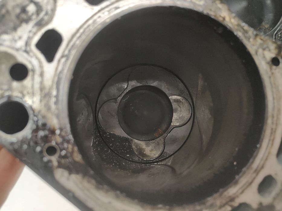 bmw x5 e70 dół silnika m57 7792822 po uszkodzeniu łańcucha rozrządu