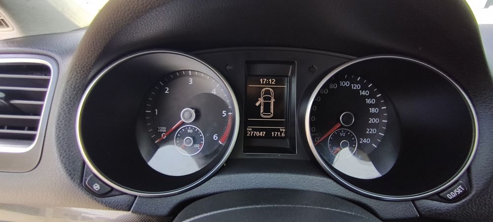 Vendo Volkswagen Golf VI 1.6 TDi