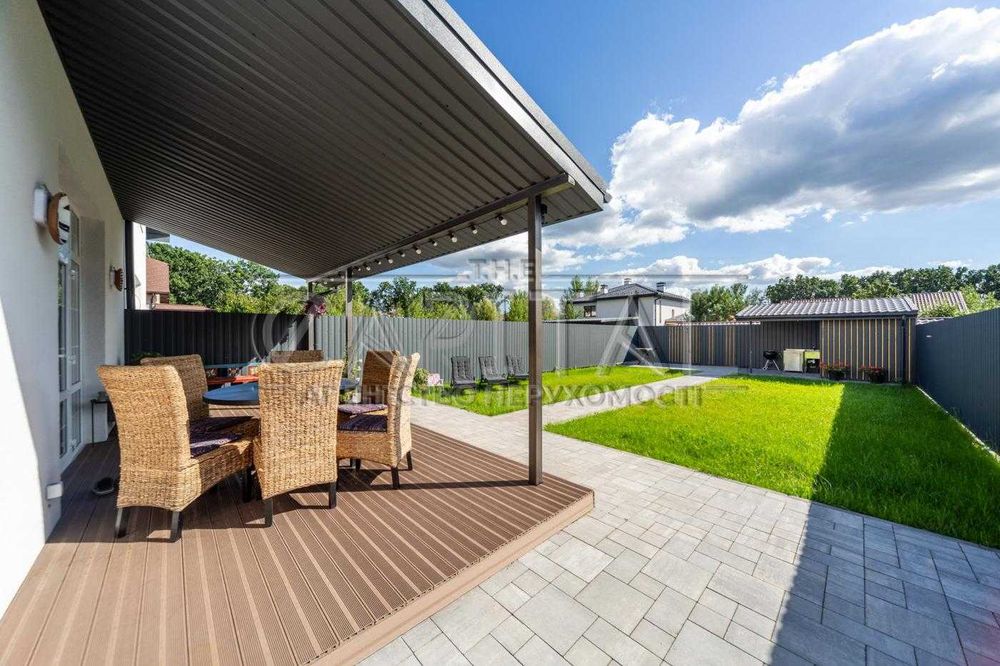 ТОПовий будинок з новим крутим дизайн ремонтом з великою ділянкою!