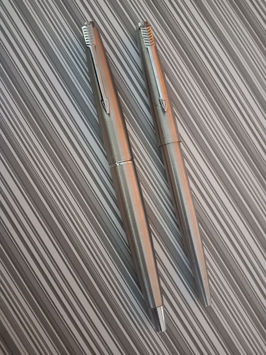 Caneta e esferográfica Parker 45 em inox