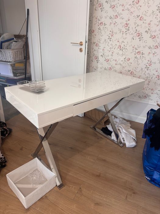 Biurko glamour biale