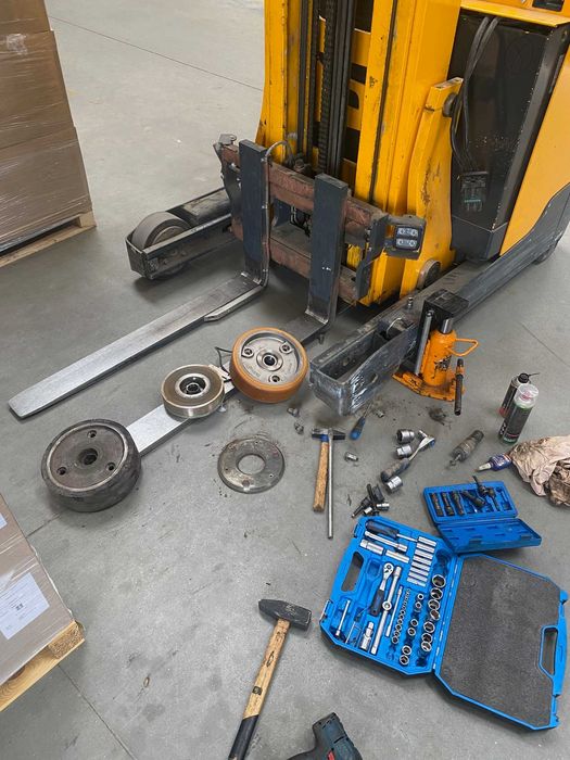 Wózki widłowe - serwis , sprzedaż , przeglądy okresowe , konserwacyjne