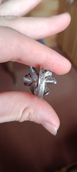 Кольцо срібло обручка  сіра магнолія
