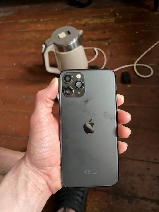 Продам айфон 11 про макс