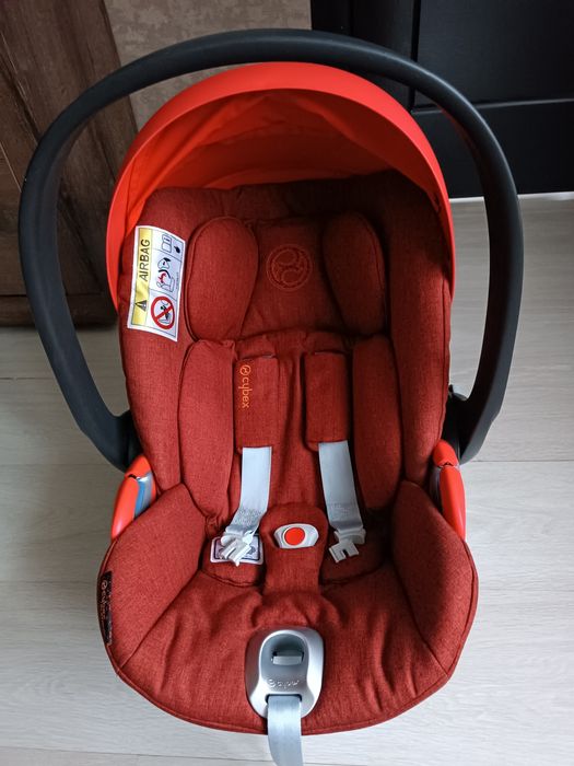 Автокрісла, люлька Cybex