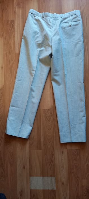 Spodnie klasyczne jasne