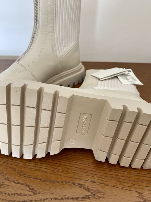 Botas novas de marca 39