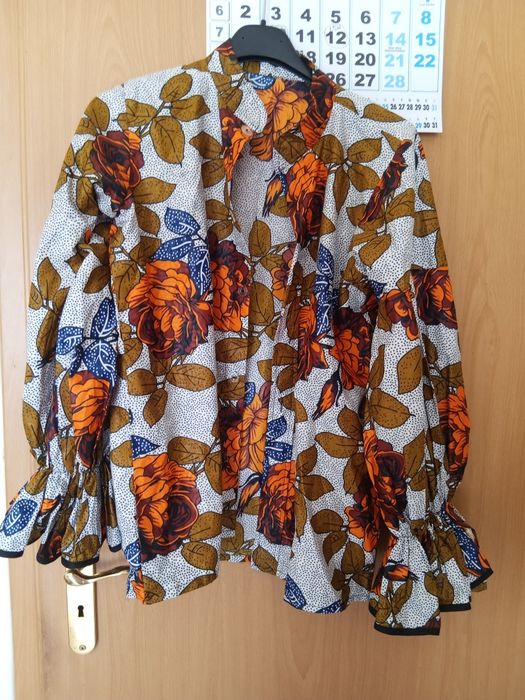 Vestido e blusa tema flores e folhas tamanho L