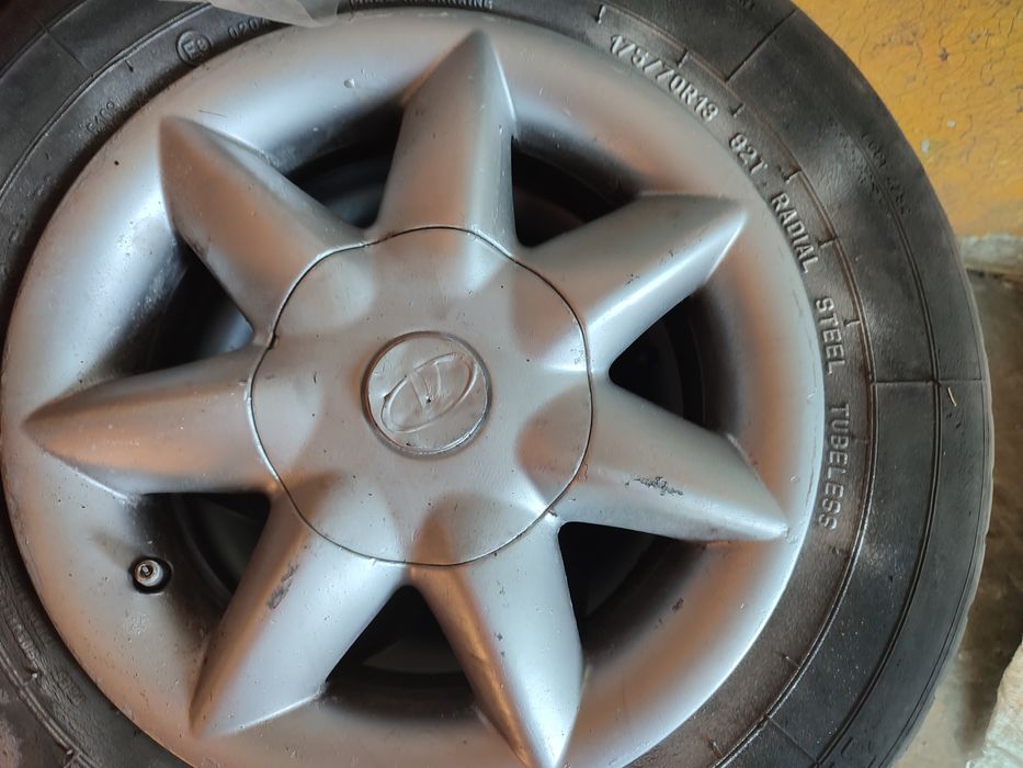 продам комплект літньої резини на 13